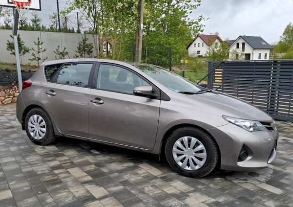 Toyota Auris cena 40500 przebieg: 126000, rok produkcji 2015 z Łomianki małe 106